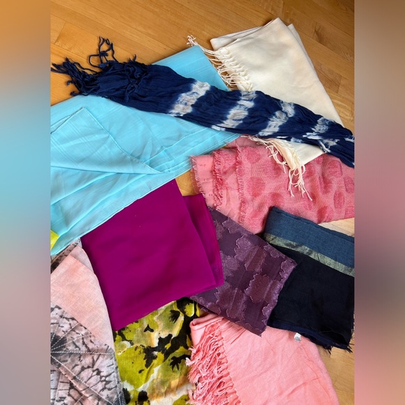 1️⃣3️⃣Lot of 13 Random Scarves-Varying Colors/Sizes/Brands/Materials/Conditions - Picture 7 of 17